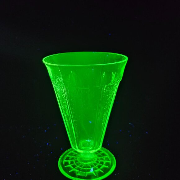 1930s Anchor Hocking Uranium Princess Tumbler 10 oz. Excellent - Picture 2 of 6